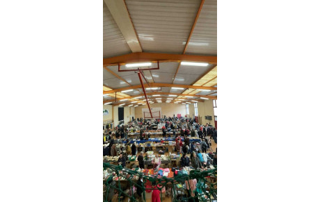 Vide grenier de l Us Aiguefonde à Fontalba ce dimanche